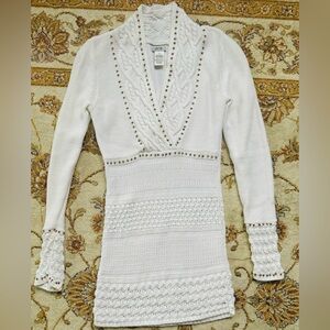 Vintage Cache Long Sleeved Crochet V-neck Sweater w/ Gold Studs